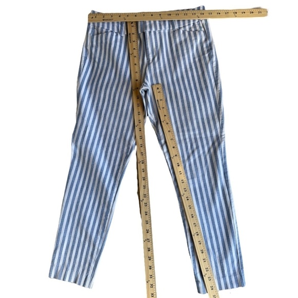 Old Navy Pixie Ankle Pants - Blue & White Striped - Size Women’s 6 - Picture 3 of 7